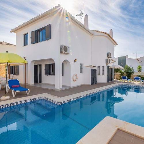 Villa Francisco, Gale